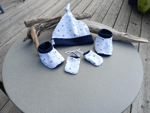 Ensemble Naissance bonnet gants chaussons  100 % Coton Jersey - Réversible et Confort Total ! 🌟


