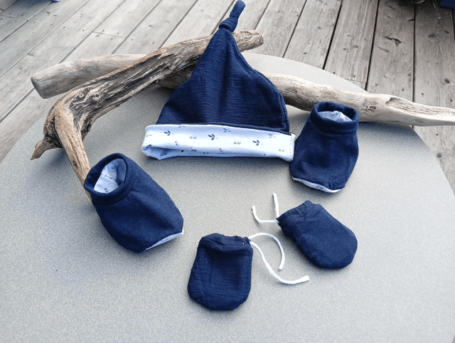 Ensemble Naissance bonnet gants chaussons  100 % Coton Jersey - Réversible et Confort Total ! 🌟


