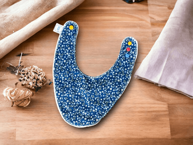 Bavoir Naissance à 6 mois réglable  fleurs marine
